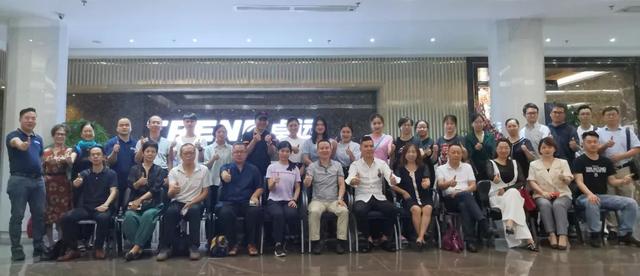 媒体来了！卓远健康能量馆来了